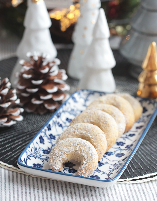 Weihnachtsbäckerei: Vanillekipferl mit Mandeln und Zimt - Puppenzimmer.com