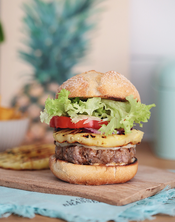 Hawaii-Burger mit Paprika und Teriyaki-Sauce - Puppenzimmer.com