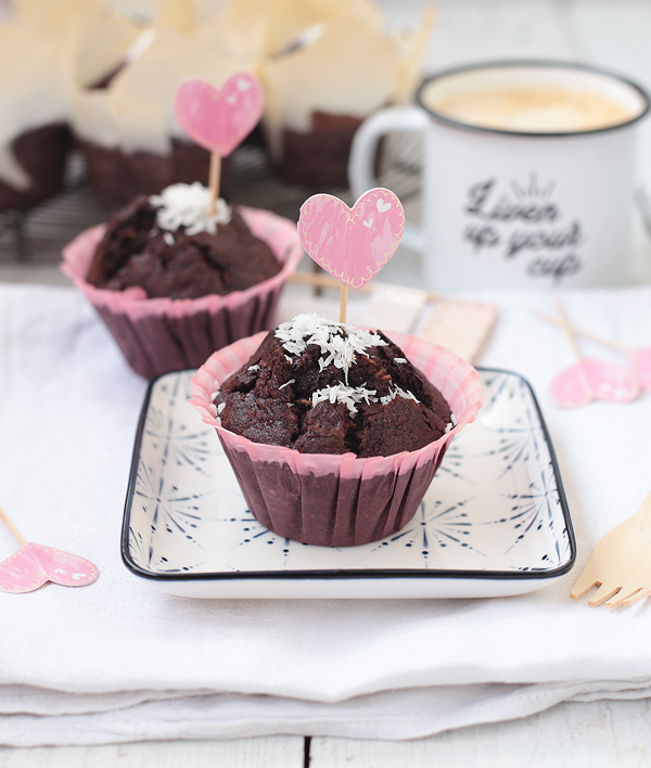 Aus Papas Gemüsekiste: Zucchini-Schoko-Muffins mit Kokos - Puppenzimmer.com