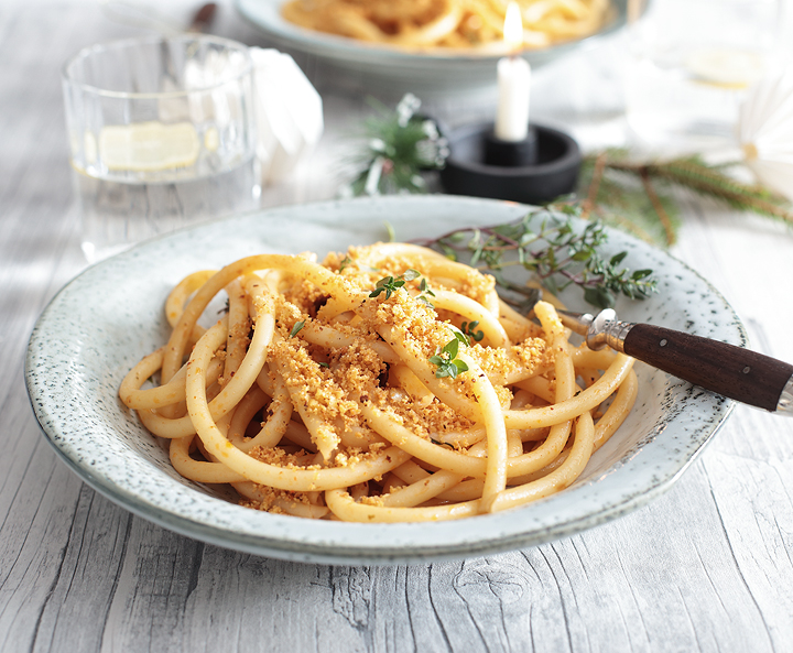 Nonna Teresas Pasta von Jamie Oliver mit Meerrettich-Chili-Bröseln