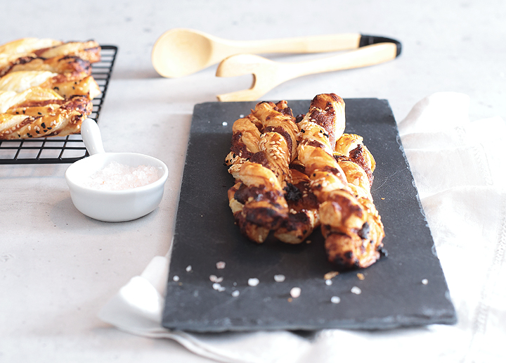 Tahini-Knusperstangen mit Honig und Sesam