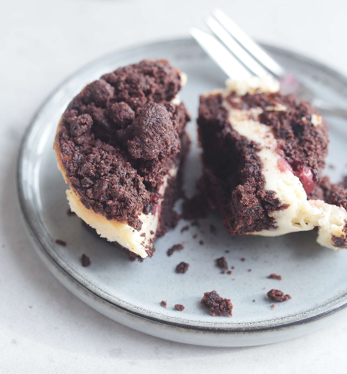 Käsekuchen-Streusel-Muffins mit Kirschen - Puppenzimmer.com