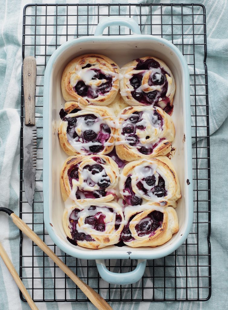 Blitzrezept: Blueberry-Cheesecake-Rolls | Blaubeer-Käsekuchen-Schnecken