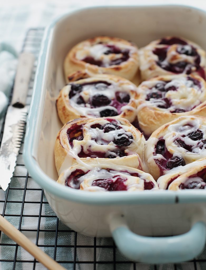 Blitzrezept: Blueberry-Cheesecake-Rolls | Blaubeer-Käsekuchen-Schnecken