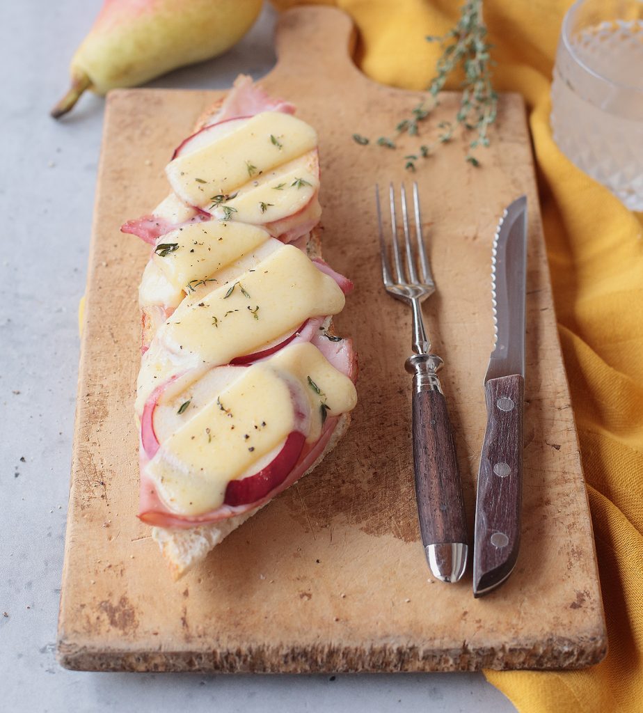 Croque mit Schinken, Apfel und Käse