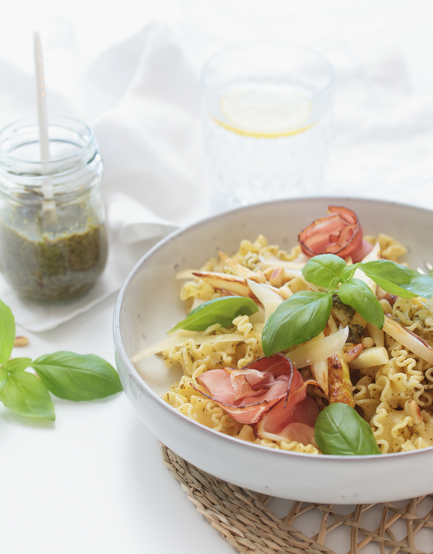 Spargel mit Pesto, Pasta und Parmesan - Puppenzimmer.com