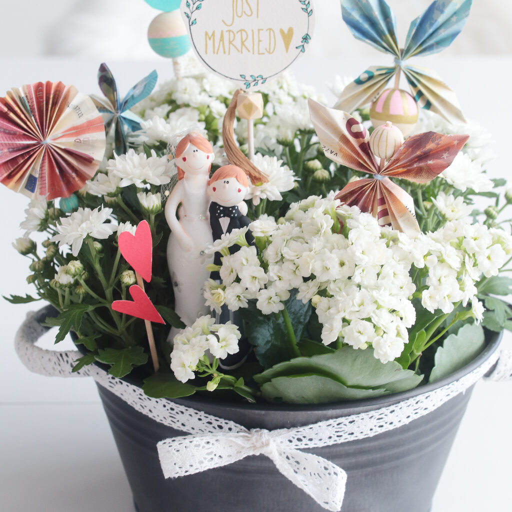 Blumenwiese als Geldgeschenk zur Hochzeit